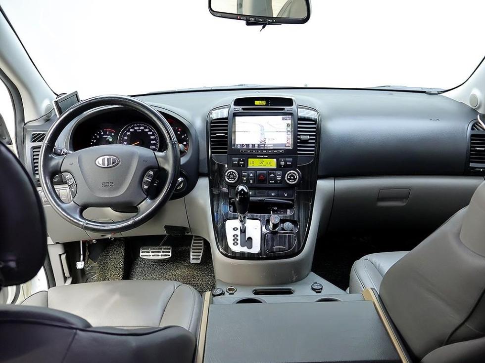 Kia Carnival — miniaturë 5
