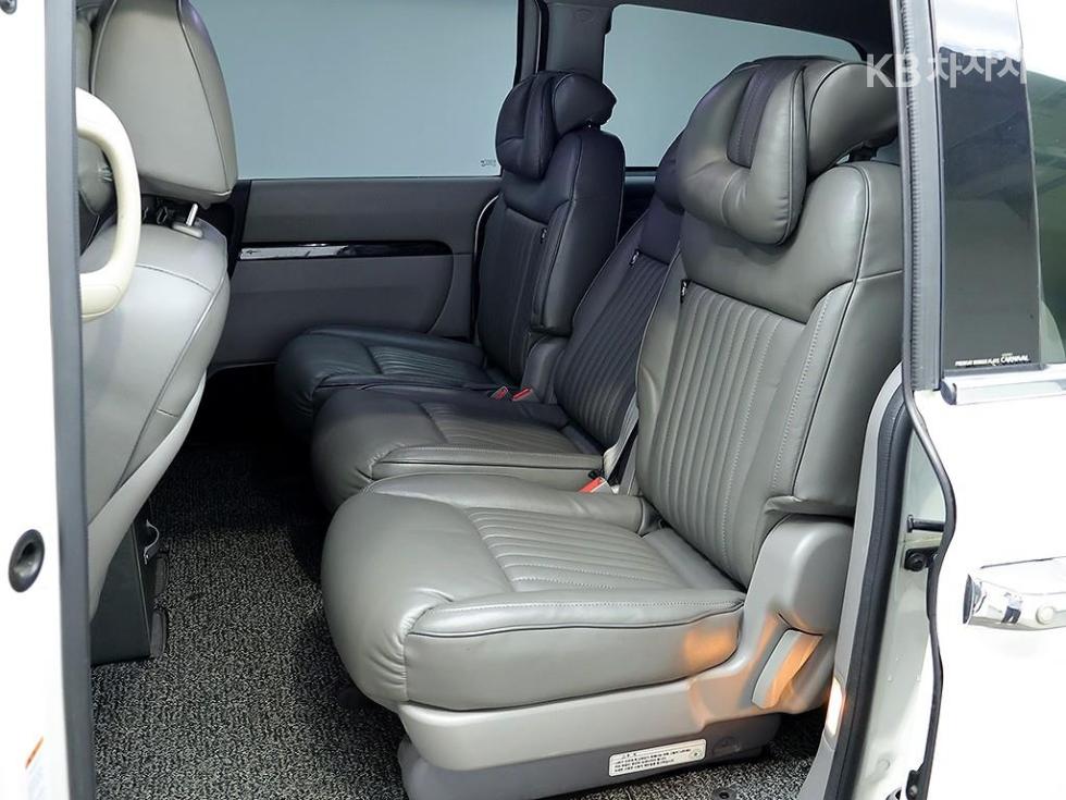 Kia Carnival — miniaturë 12