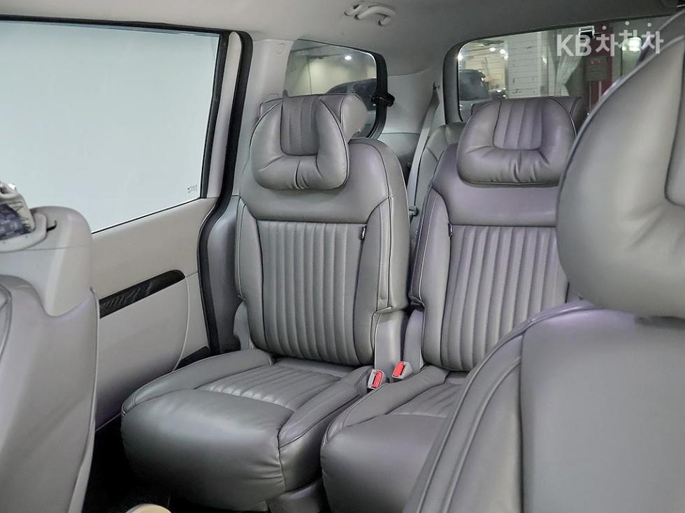 Kia Carnival — miniaturë 13