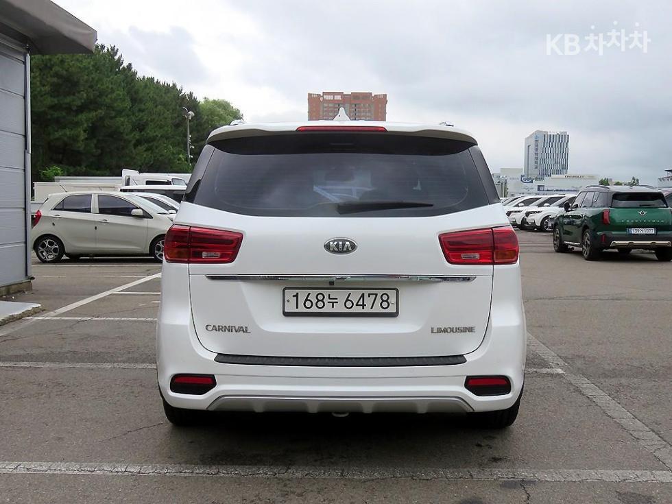Kia Carnival — miniaturë 3
