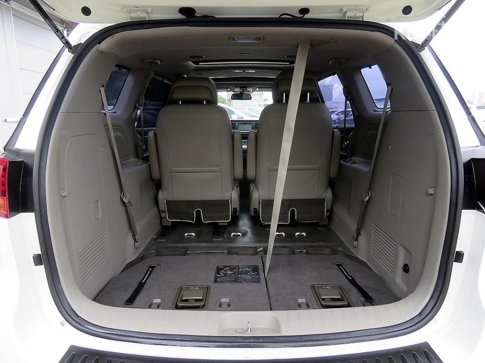 Kia Carnival — miniaturë 5