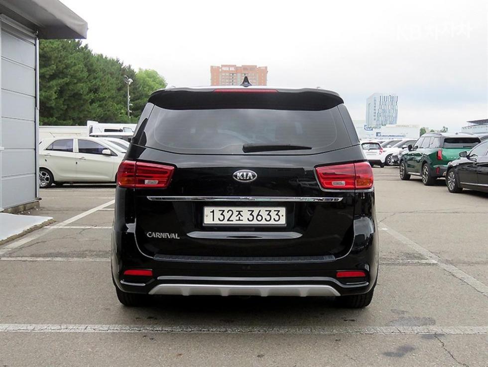 Kia Carnival — miniaturë 3