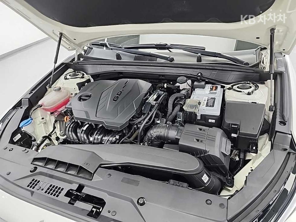 2022 Kia K8 photo