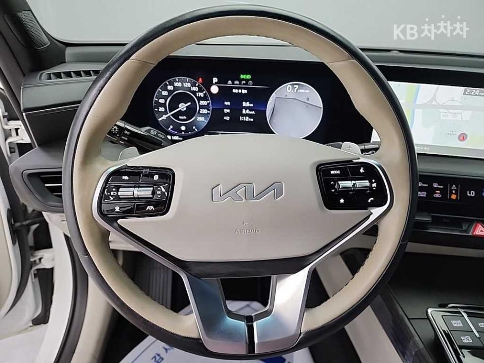 2022 Kia K8 photo