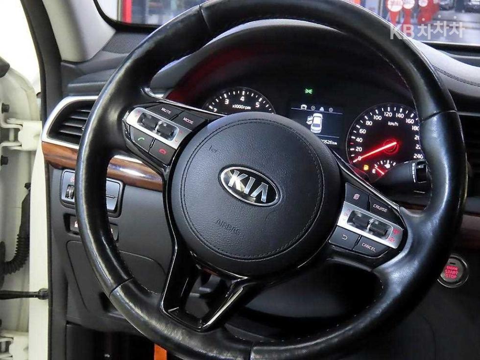 Kia K7 — miniaturë 8
