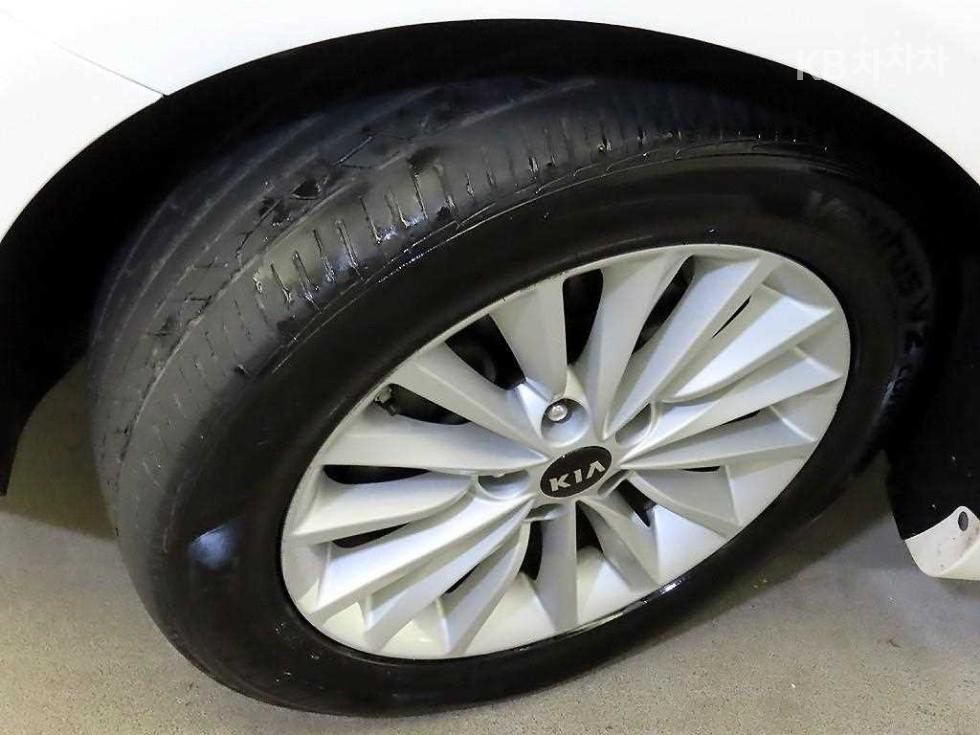 Kia K7 — miniaturë 20