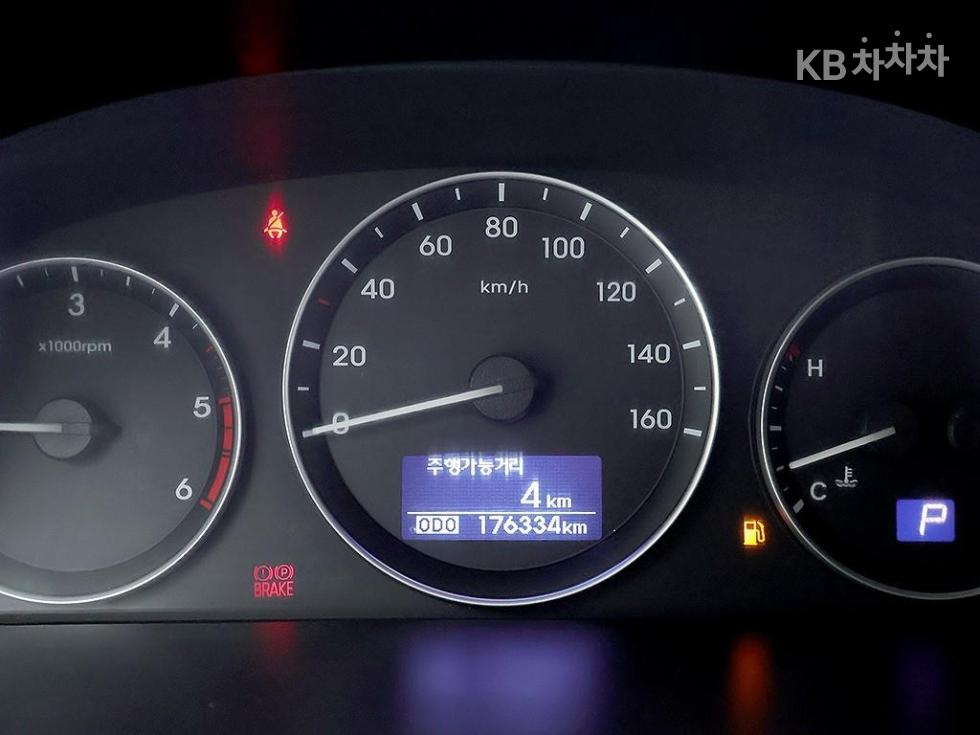 Hyundai Starex — miniaturë 6