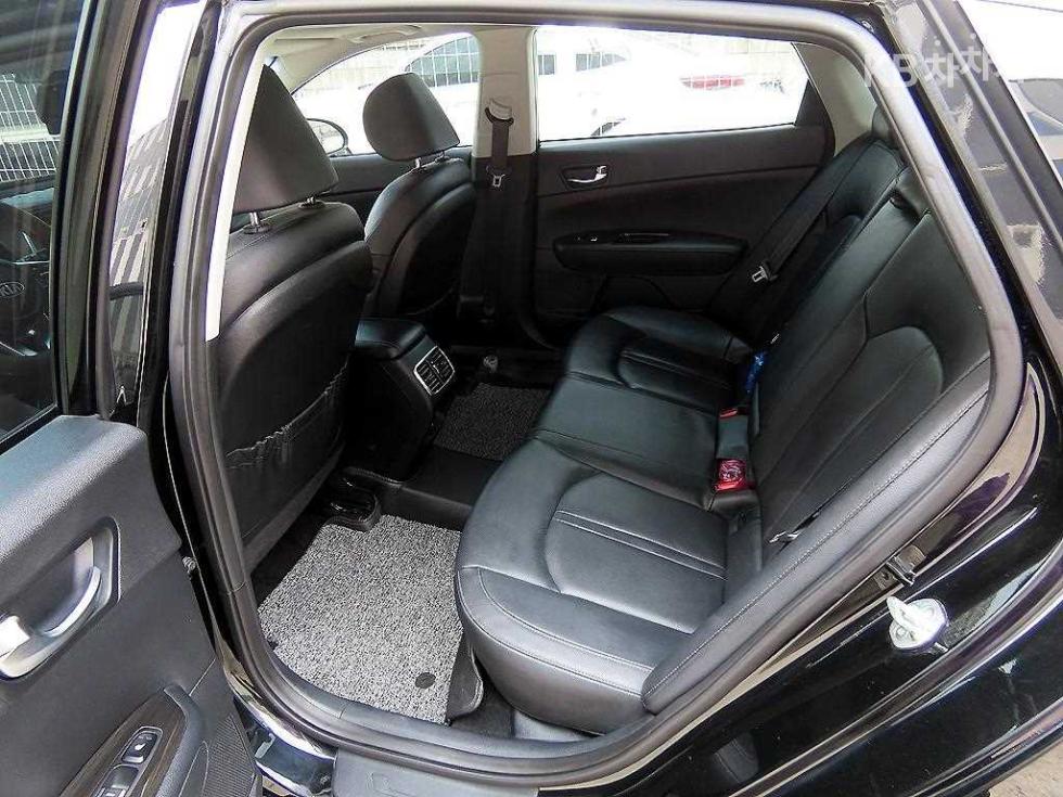 Kia K5 — miniaturë 6