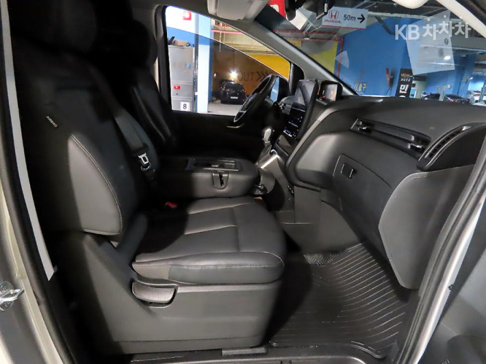Hyundai Staria — miniaturë 7