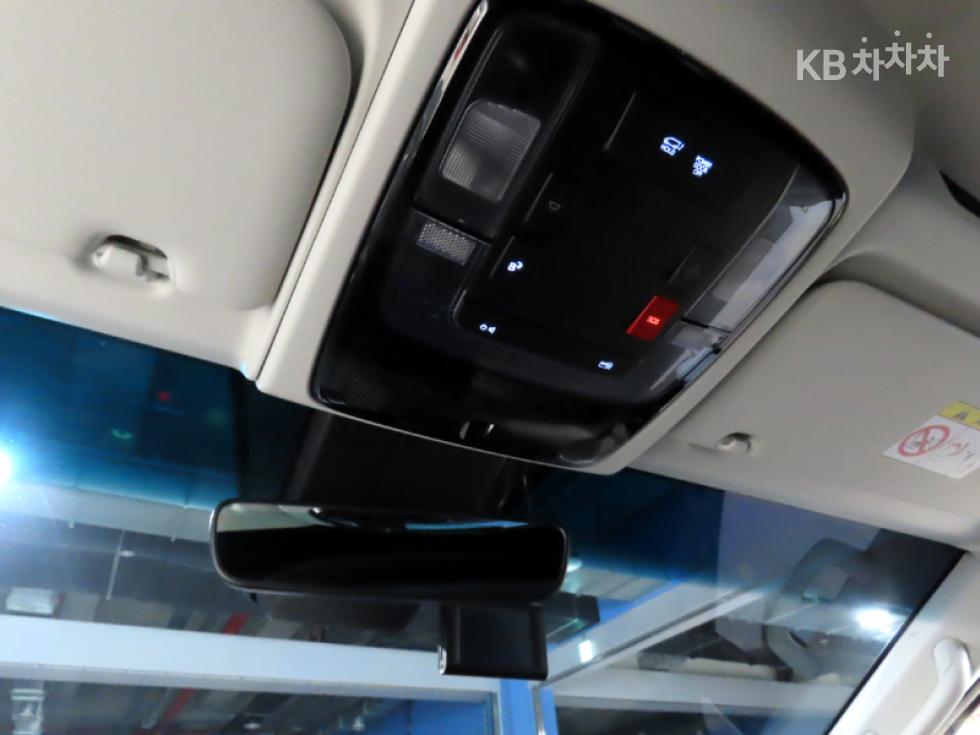 Hyundai Staria — miniaturë 15