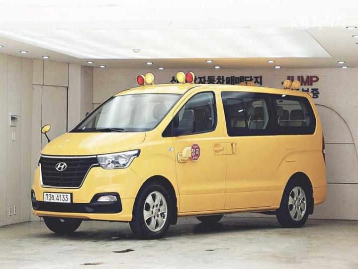 Hyundai Starex LPi 어린이버스 15인승 — foto 1