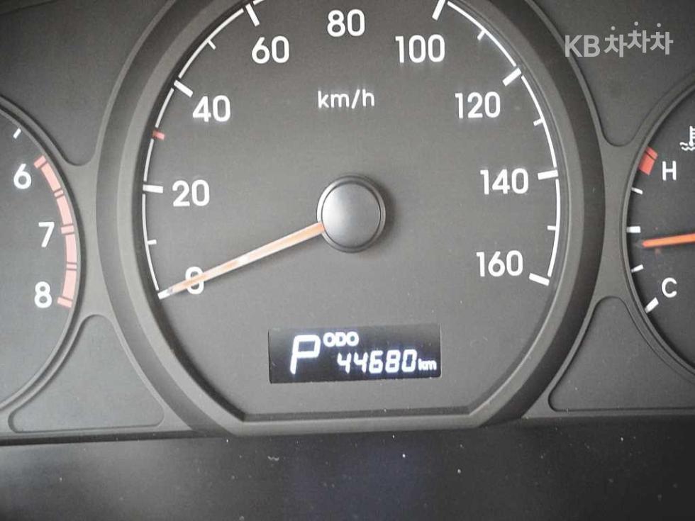 Hyundai Starex — miniaturë 10