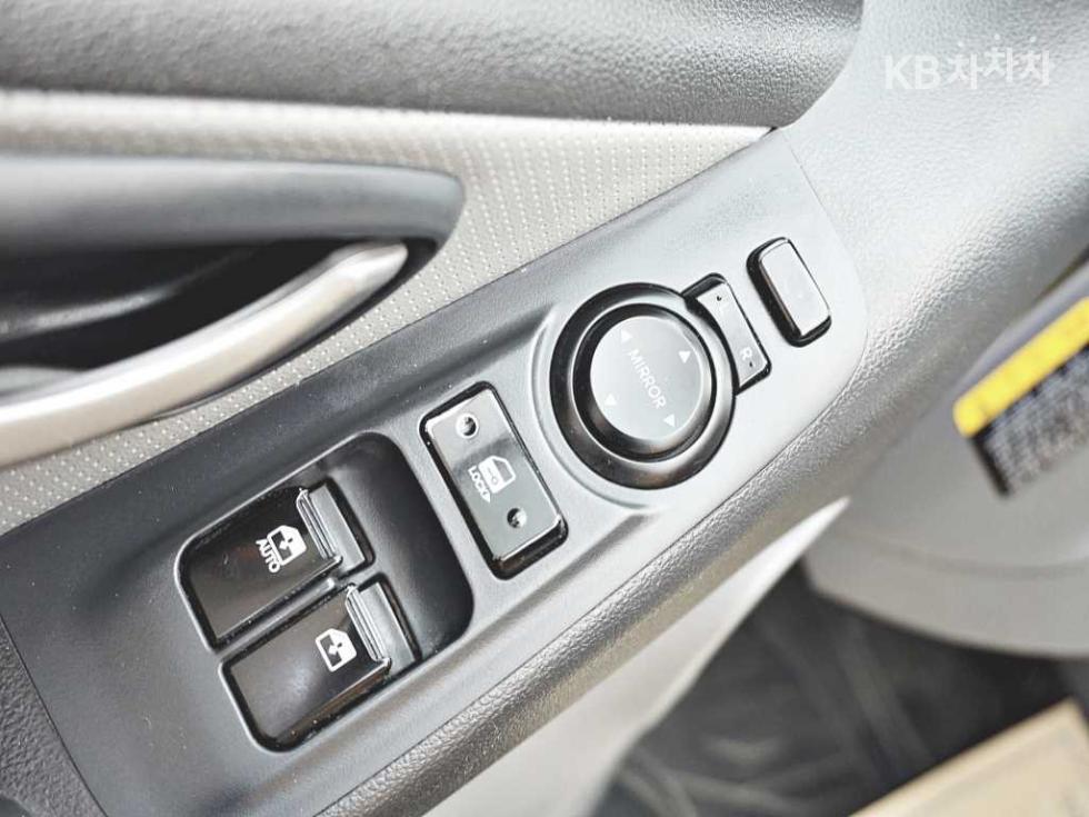Hyundai Starex — miniaturë 18