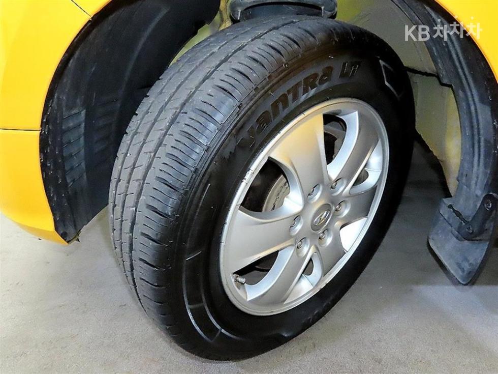 Hyundai Starex — miniaturë 20