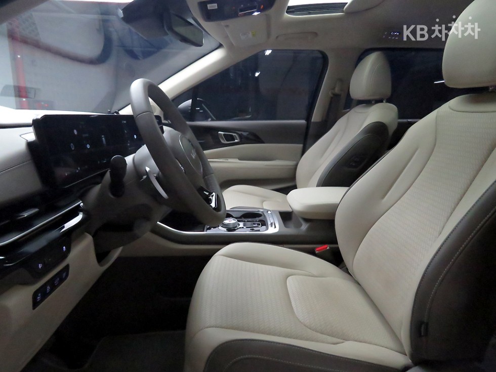Kia Carnival — miniaturë 5