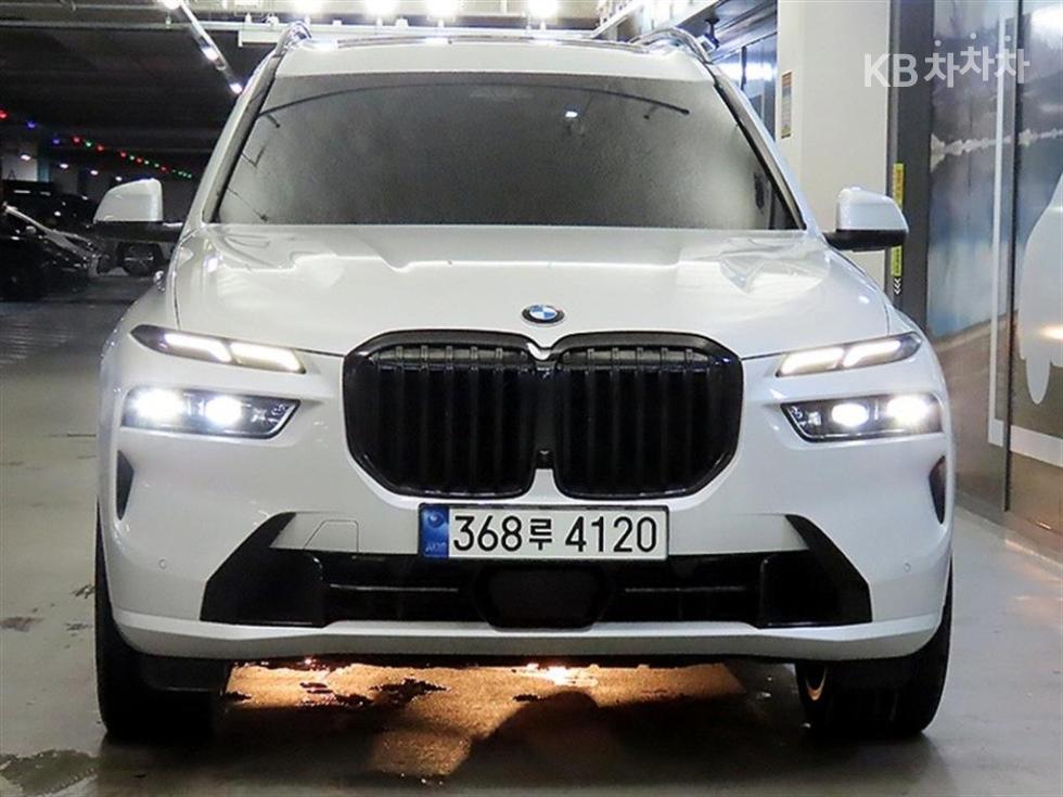 BMW X7, 2023, фотография 2