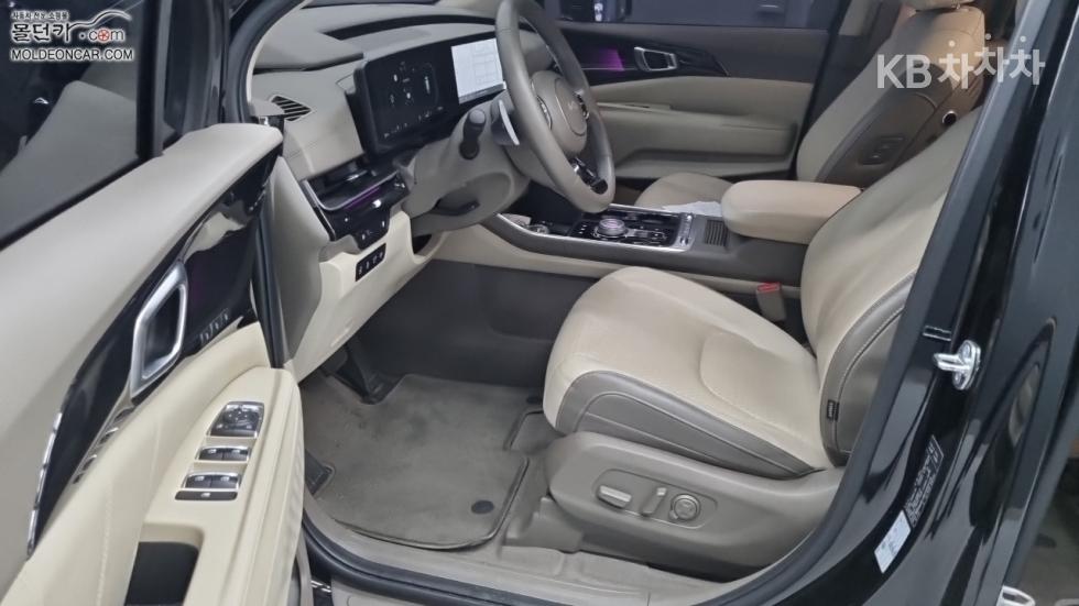 Kia Carnival — miniaturë 7