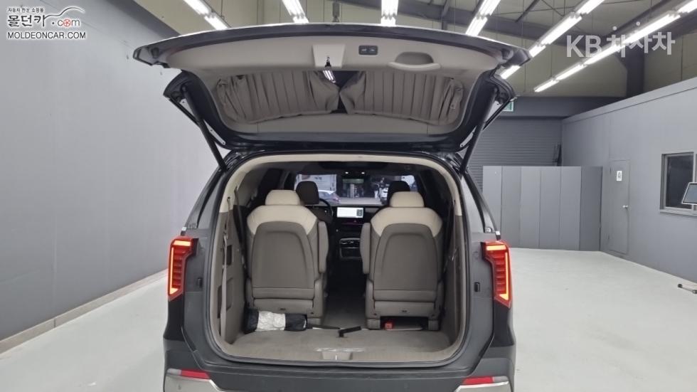 Kia Carnival — miniaturë 16