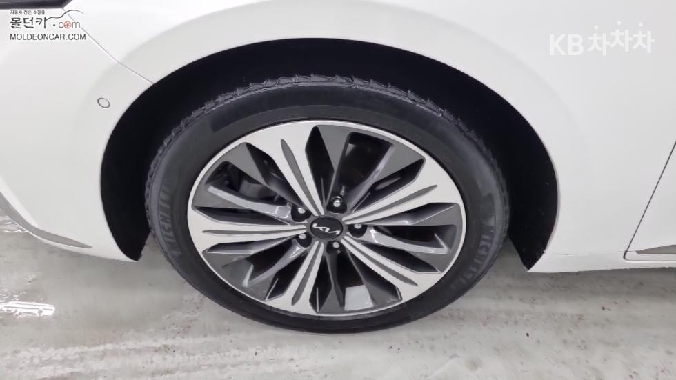 Kia K8 — miniaturë 6