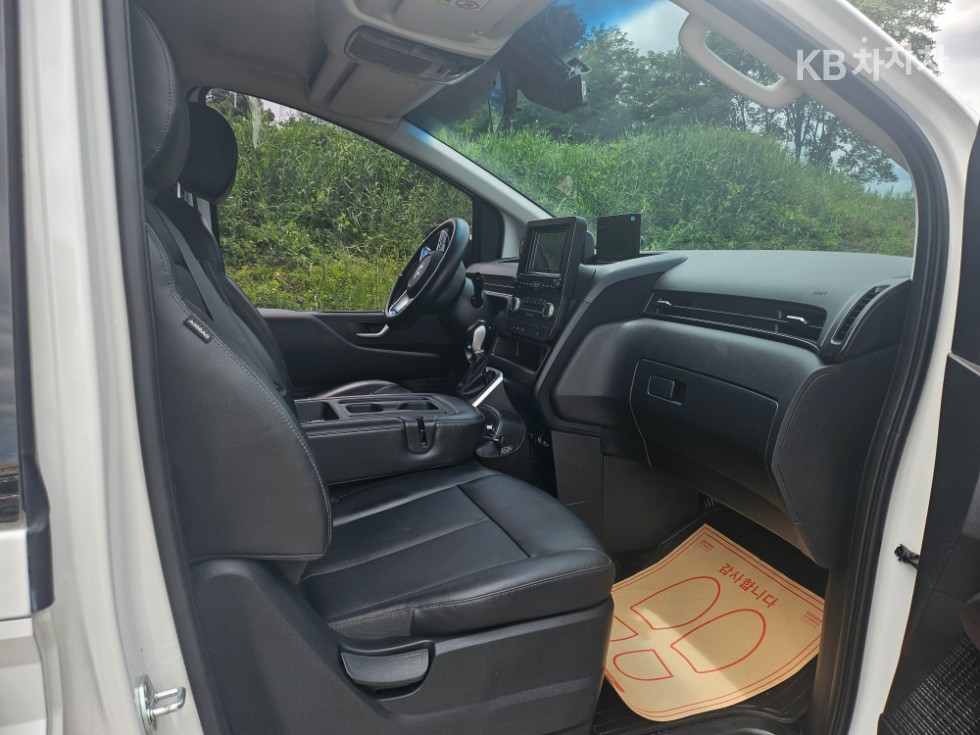 Hyundai Staria — miniaturë 16