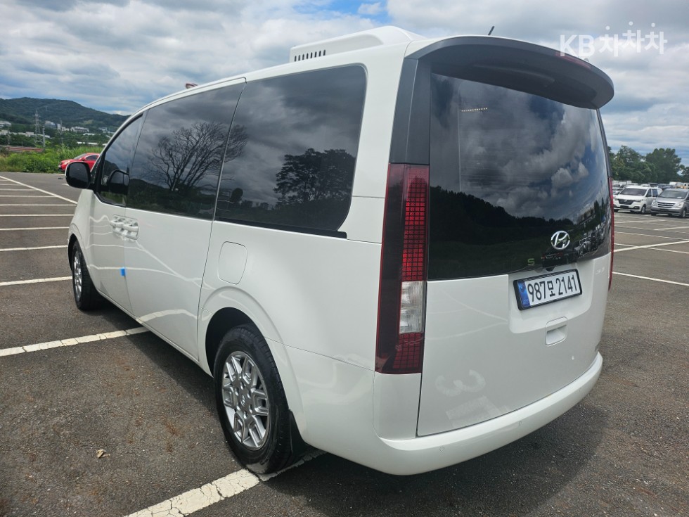 Hyundai Staria — miniaturë 3