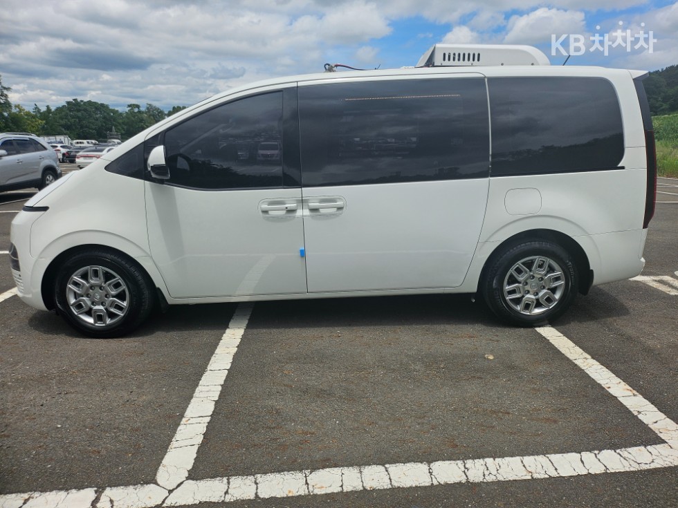 Hyundai Staria — miniaturë 7