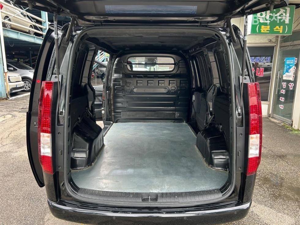 Hyundai Staria — miniaturë 5