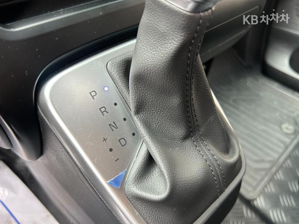 Hyundai Staria — miniaturë 17