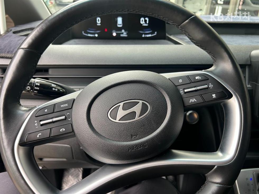 Hyundai Staria — miniaturë 18