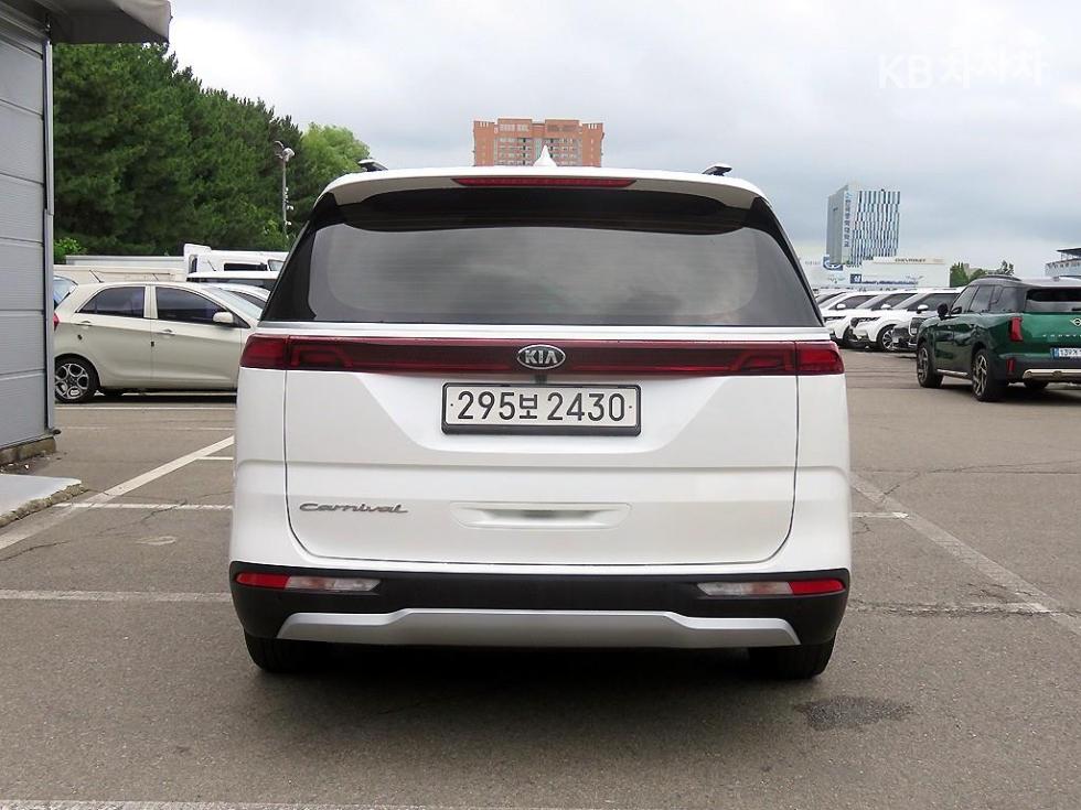 Kia Carnival — miniaturë 3