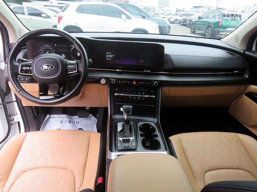 Kia Carnival — miniaturë 8