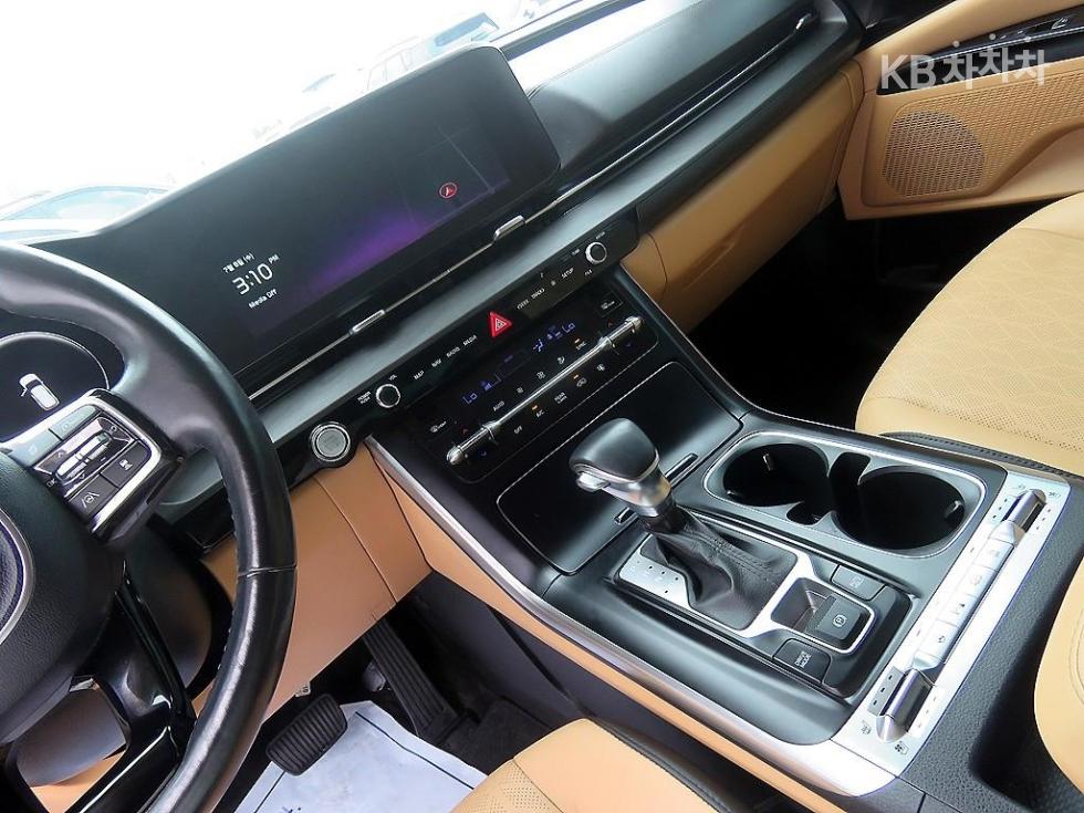 Kia Carnival — miniaturë 10