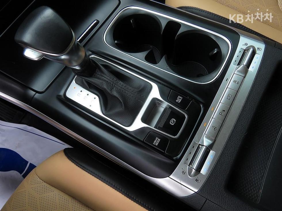 Kia Carnival — miniaturë 12