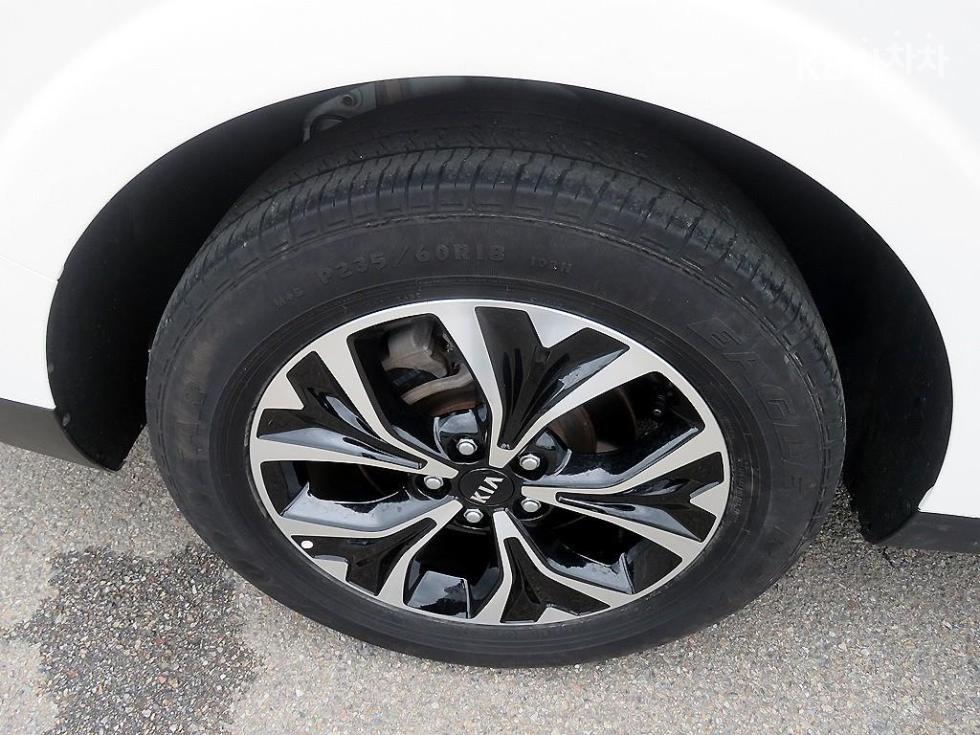 Kia Carnival — miniaturë 20