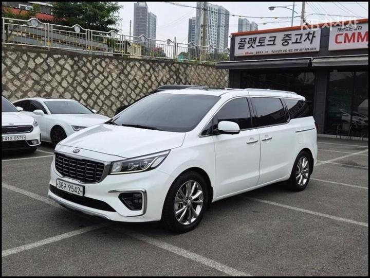 Kia Carnival 9인승 2.2 디젤 — foto 1