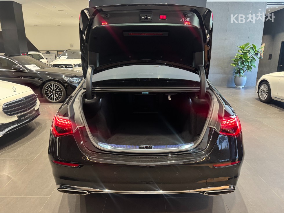 Mercedes-Benz S-klasse — miniaturë 17