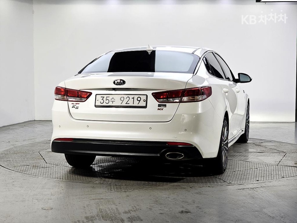 Kia K5 — miniaturë 3