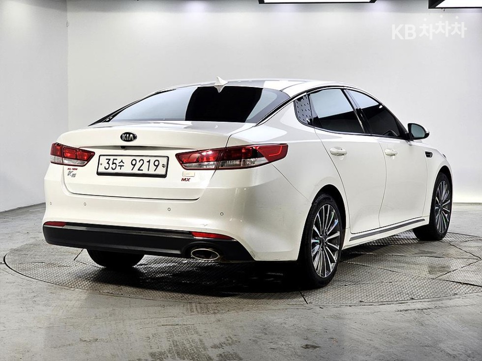Kia K5 — miniaturë 4