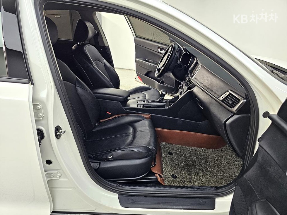 Kia K5 — miniaturë 11