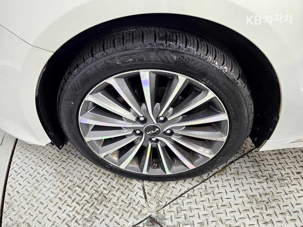 Kia K5 — miniaturë 20