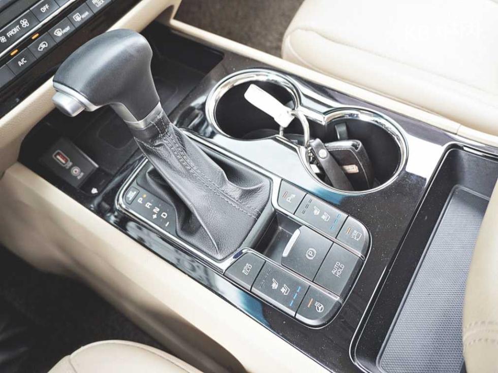 Kia Carnival — miniaturë 16