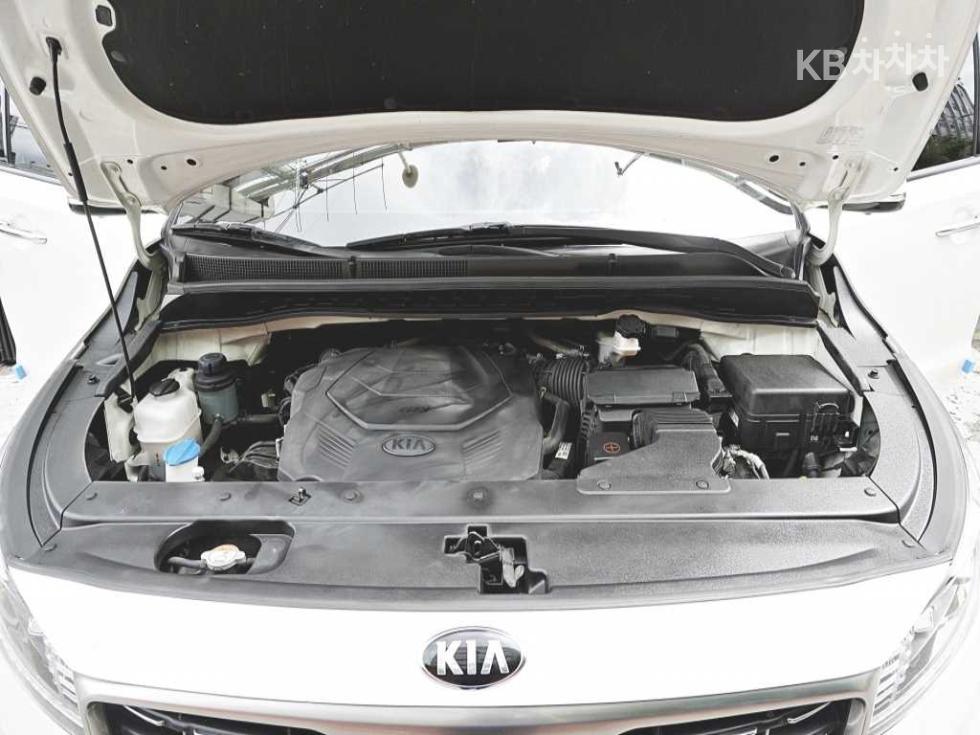 Kia Carnival — miniaturë 20