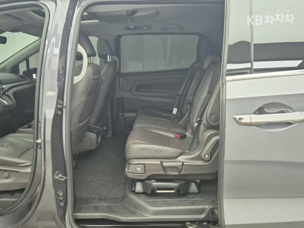 Honda Odyssey — miniaturë 12