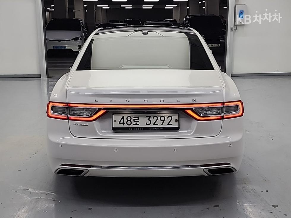 Lincoln Continental — miniaturë 3