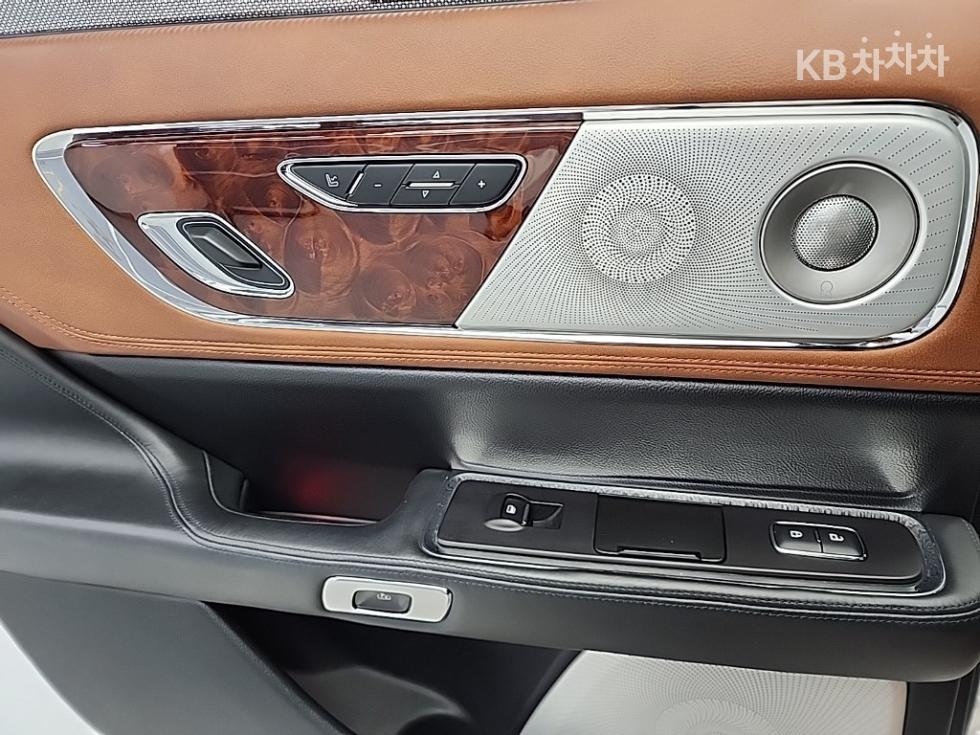 Lincoln Continental — miniaturë 15