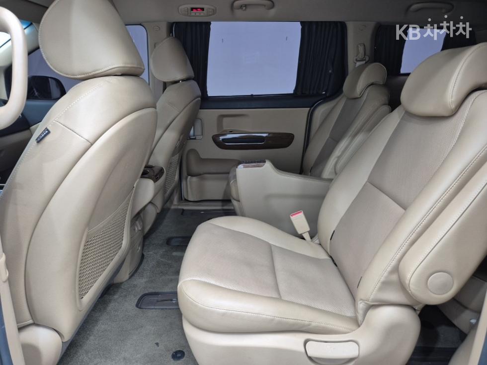 Kia Carnival — miniaturë 12