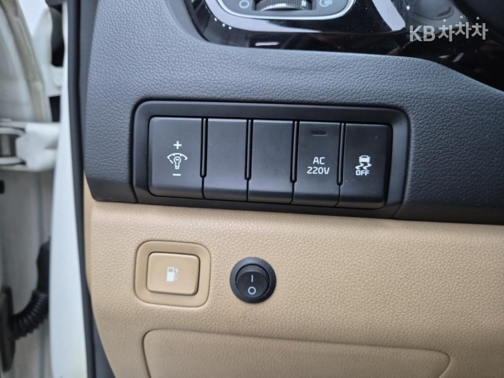 Kia Carnival — miniaturë 17