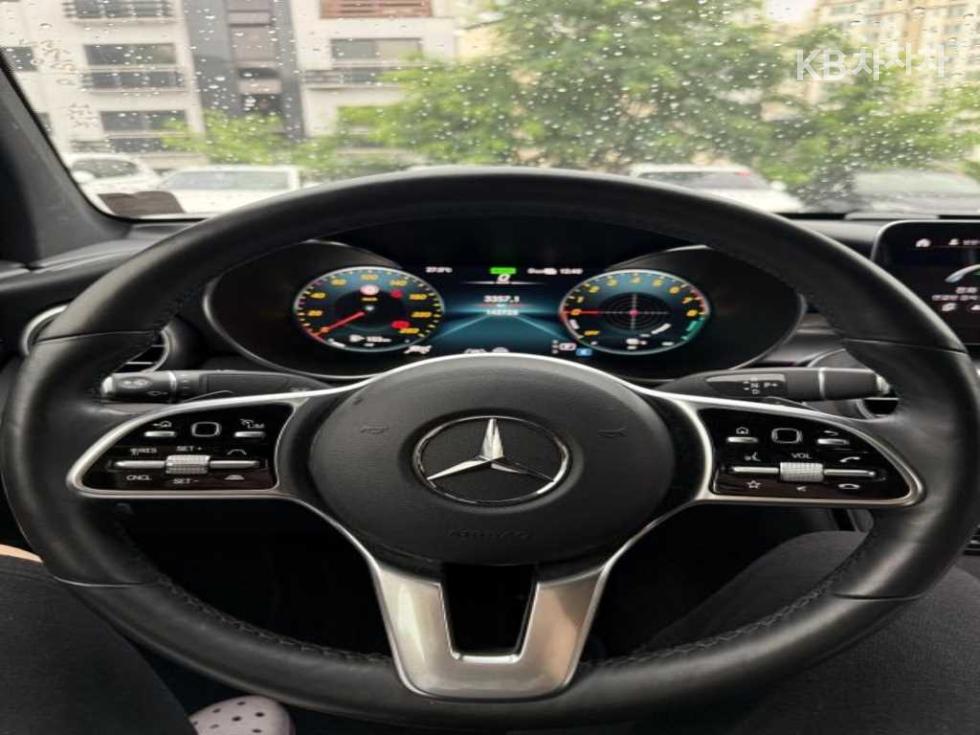 Mercedes-Benz GLC — miniaturë 11