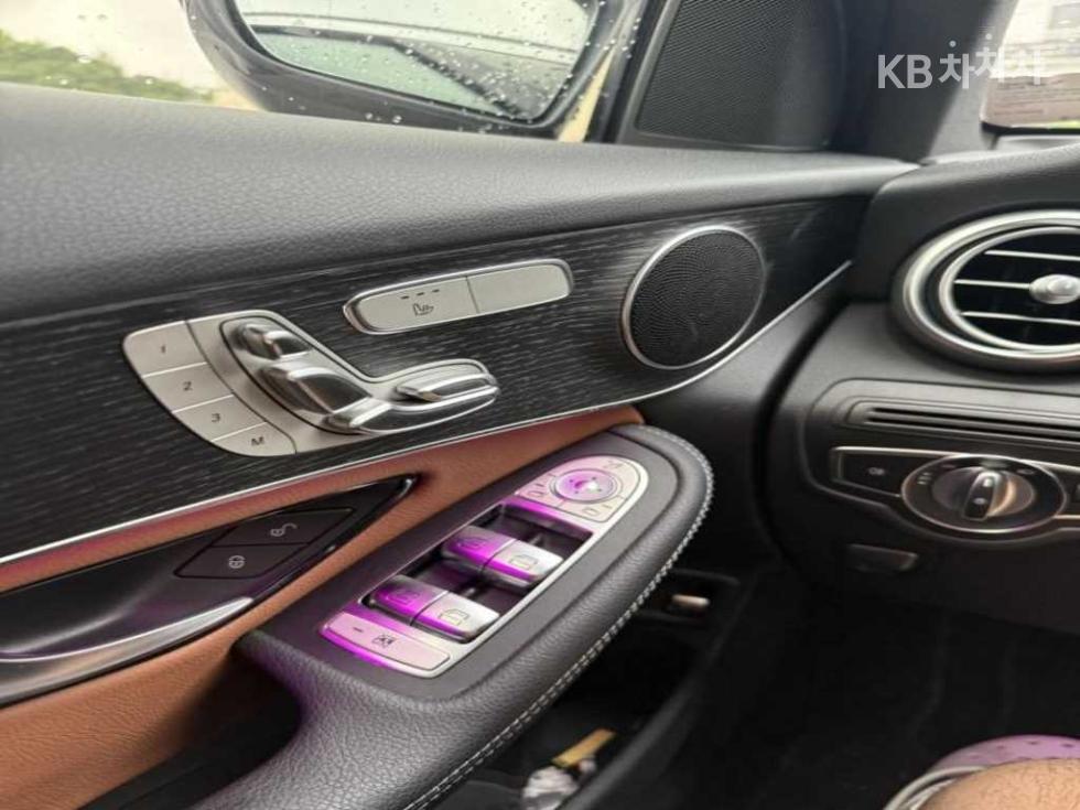 Mercedes-Benz GLC — miniaturë 13