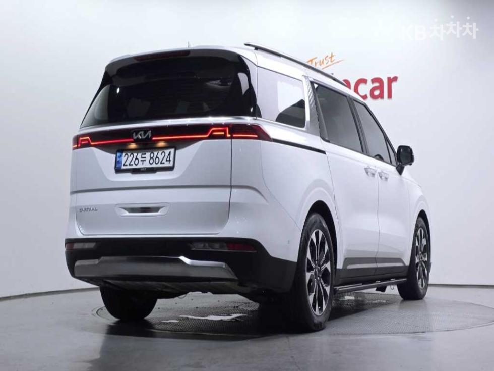 Kia Carnival — miniaturë 2